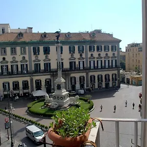 Bed & Breakfast Relais Piazza Dei Martiri, Napels